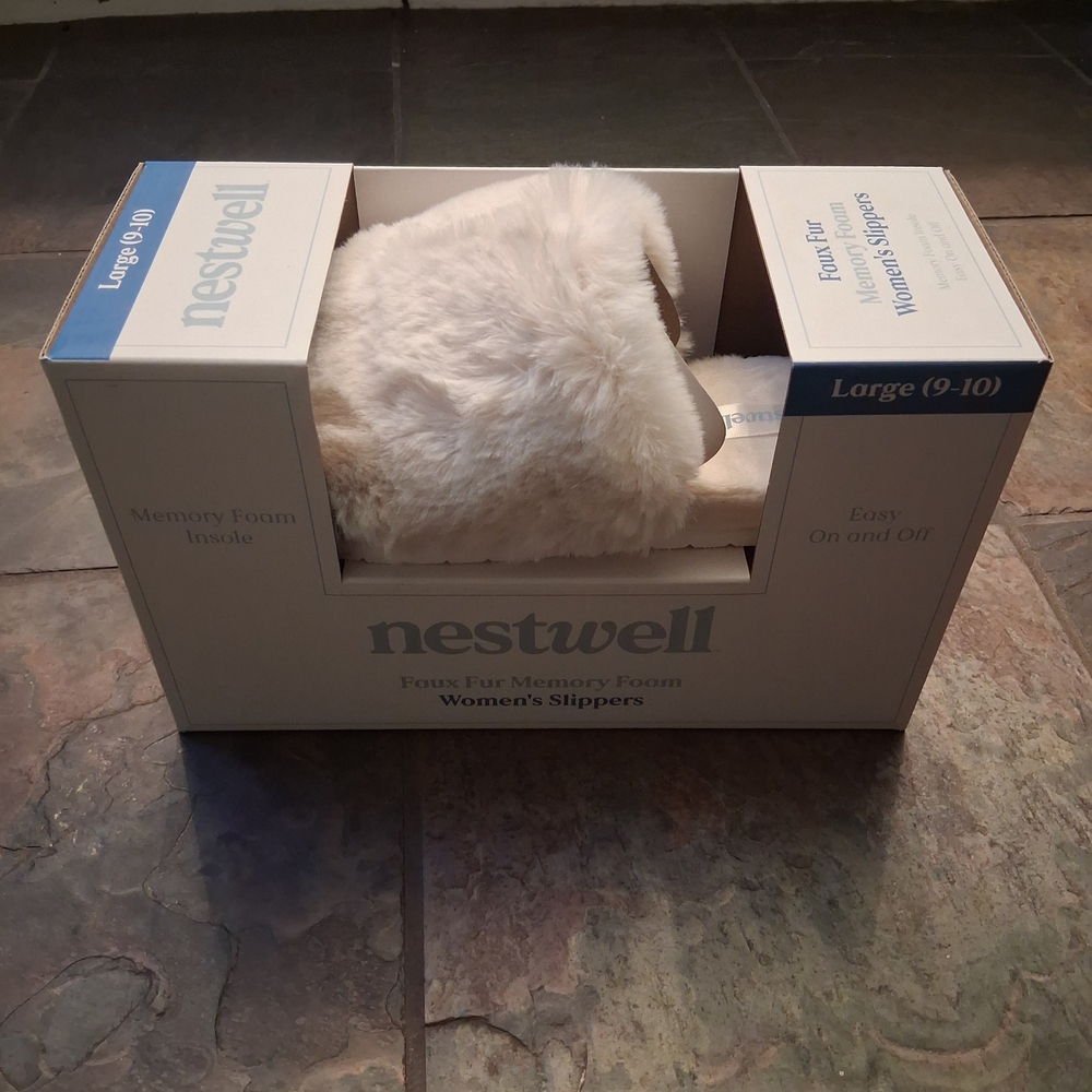 Nestwell Women's Faux Fur Memory Foam Slippers - Coconut Milk